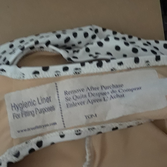 Old Navy swimming suit - Picture 4 of 6